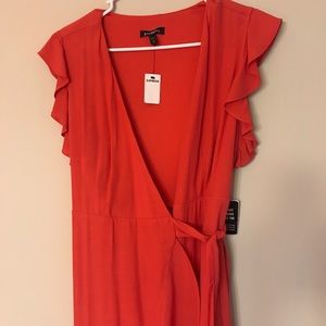 EXPRESS wrap front side tie. Flutter sleeves